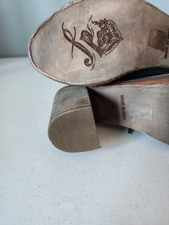 Free People Cut-Out Bootie "NEW" - Picture 12 of 16